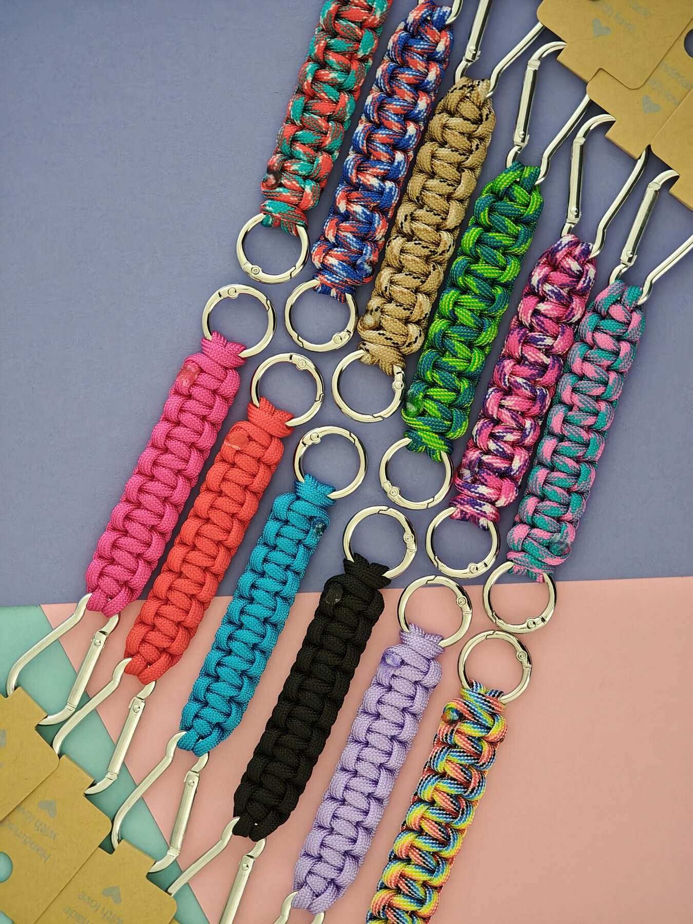 Bunte HERNES Paracord Schlüsselanhänger als Kollektion