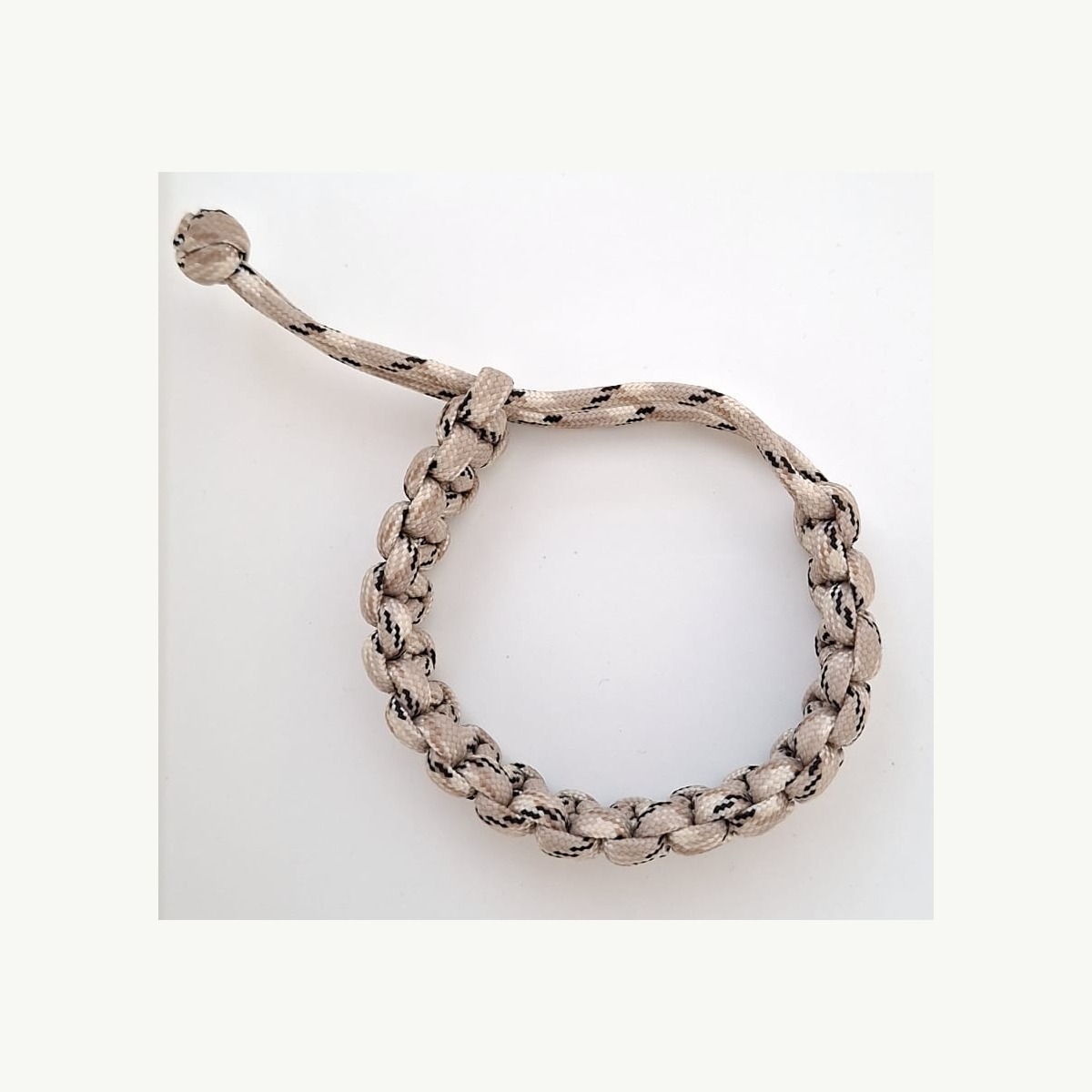 HERNES Paracord-Armband in Beige mit verstellbarem Zugverschluss