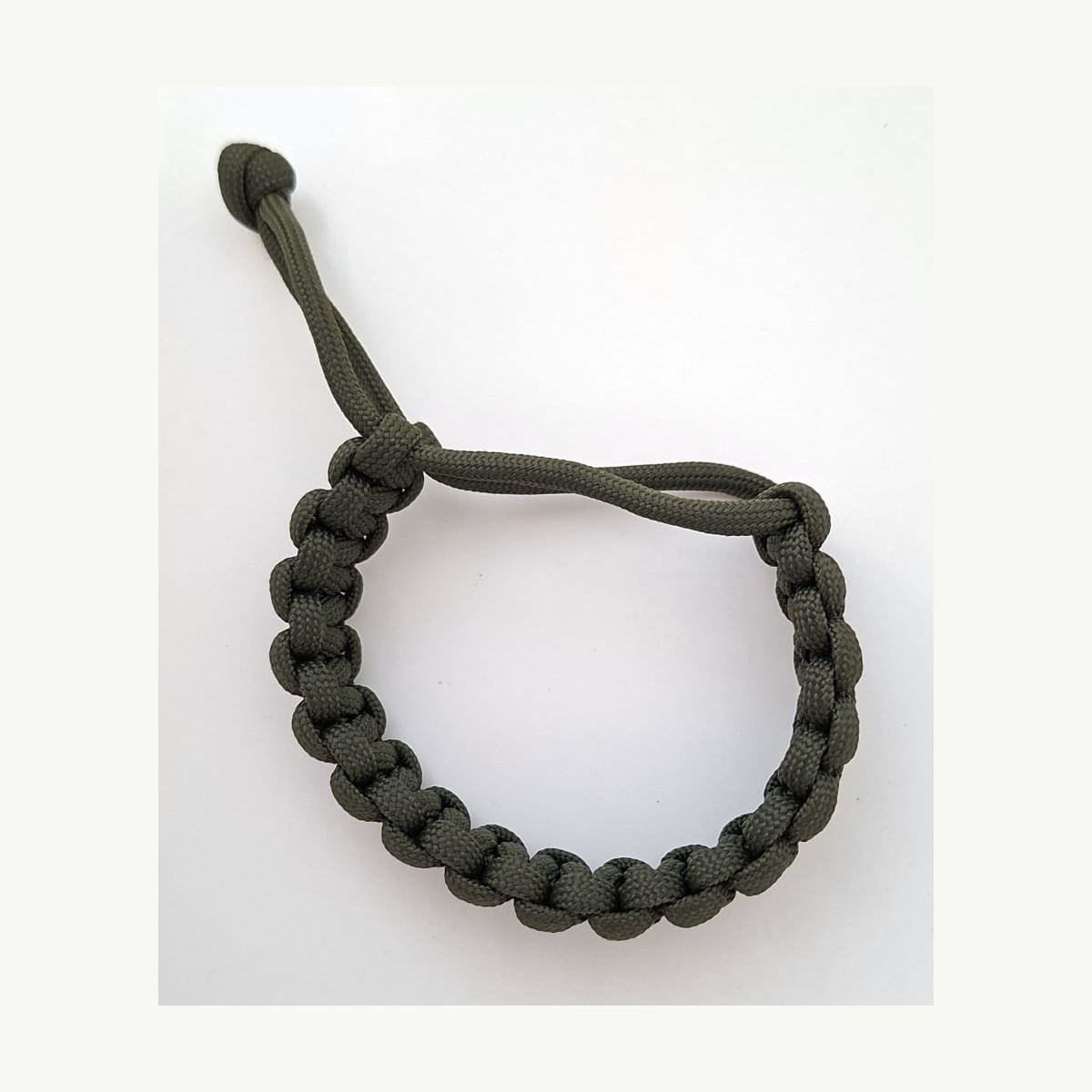 HERNES Paracord-Armband in Khaki mit verstellbarem Zugverschluss
